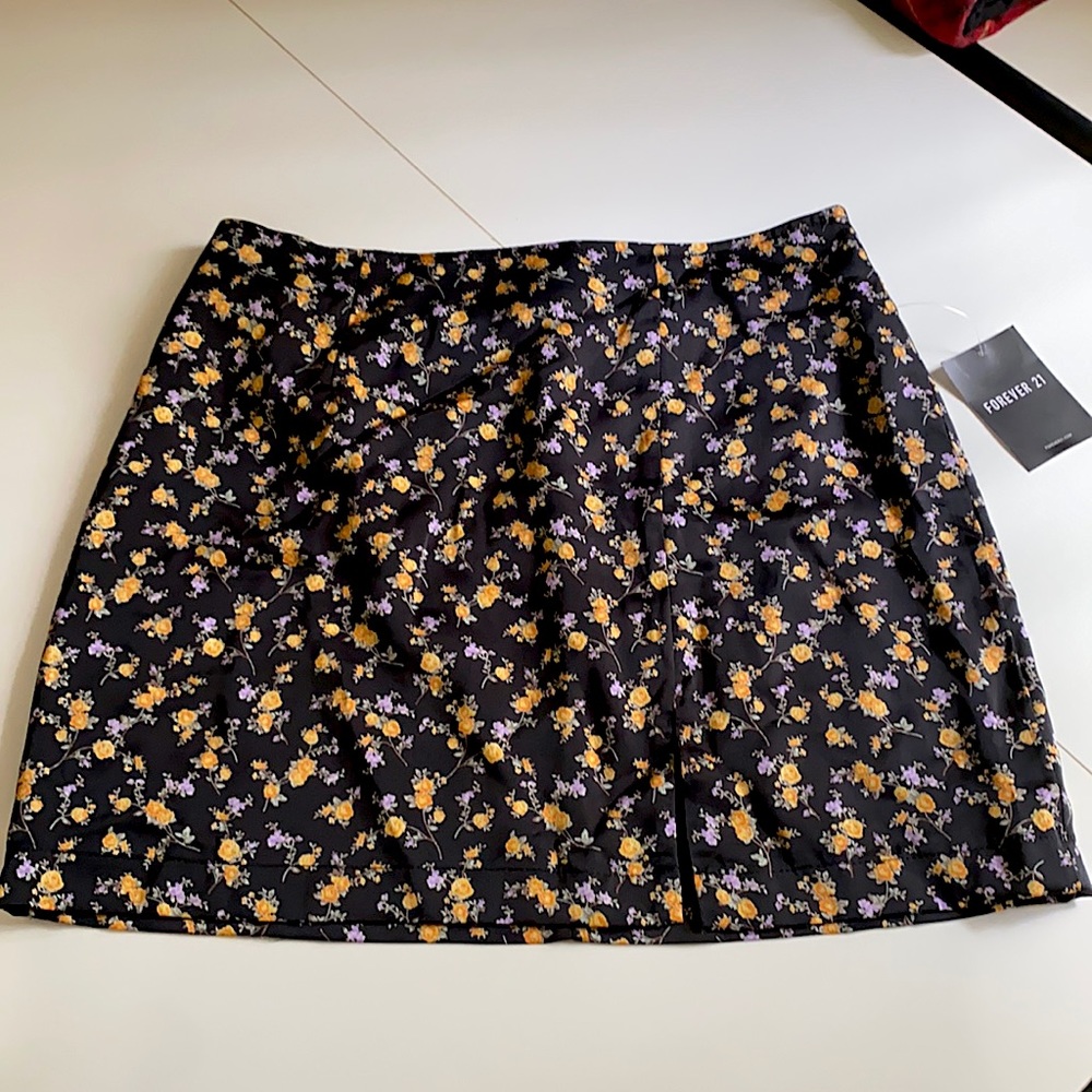 Forever 21 silky skirt brand new with tags
